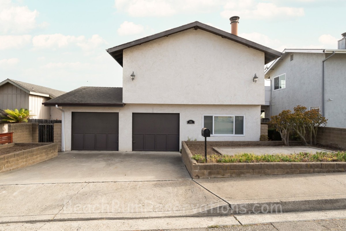 Beach Bum Holiday Rentals-881 Taft Street - Monthly Only-image-1